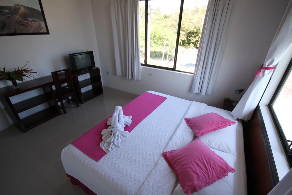 Hostal La Gran Tortuga Puerto Villamil Eksteriør bilde