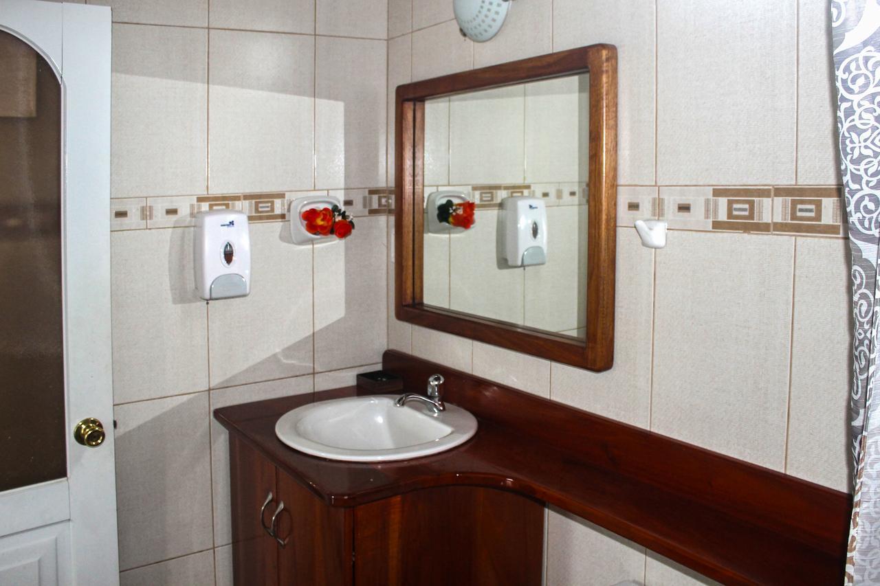 Hostal La Gran Tortuga Puerto Villamil Eksteriør bilde
