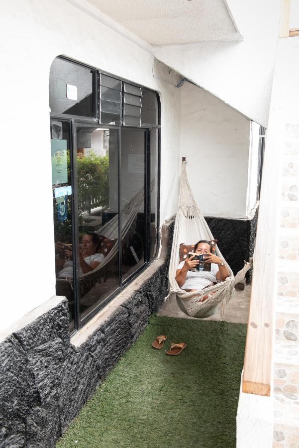 Hostal La Gran Tortuga Puerto Villamil Eksteriør bilde